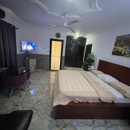 Nesta Barron -Home Away From Home North Legon Extérieur photo