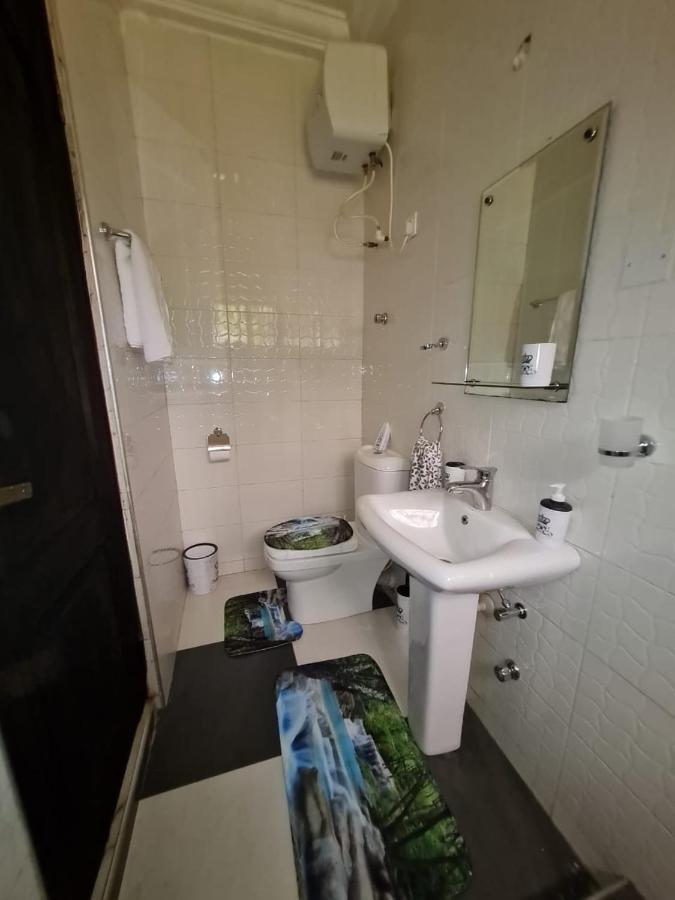 Nesta Barron -Home Away From Home North Legon Extérieur photo