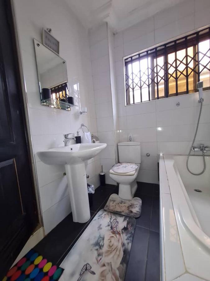 Nesta Barron -Home Away From Home North Legon Extérieur photo