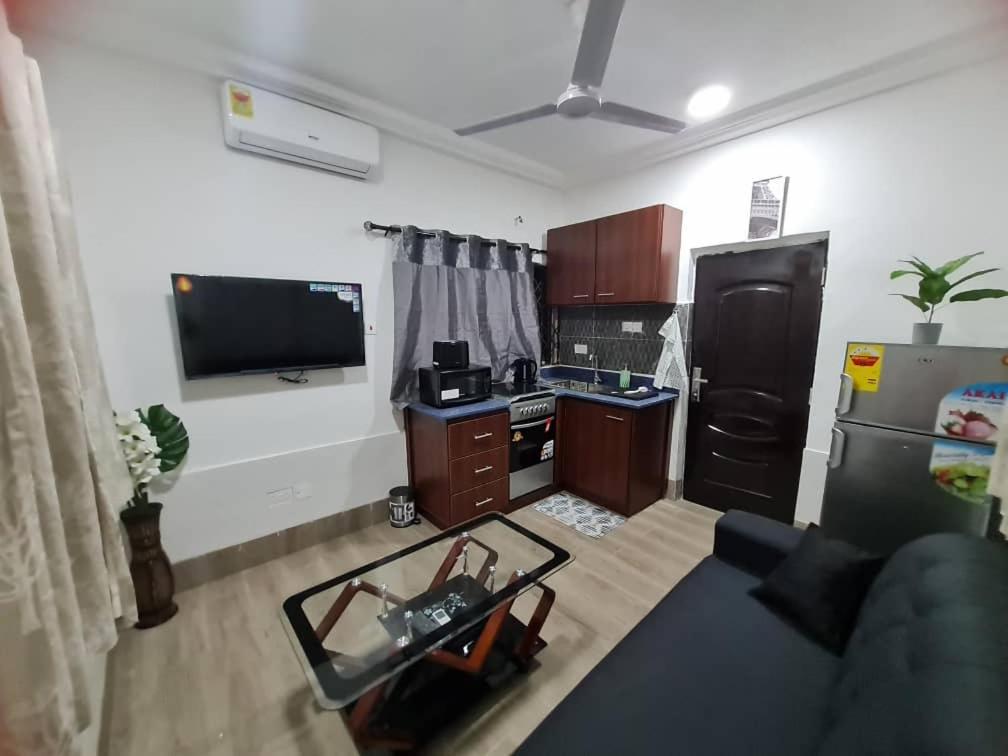 Nesta Barron -Home Away From Home North Legon Extérieur photo
