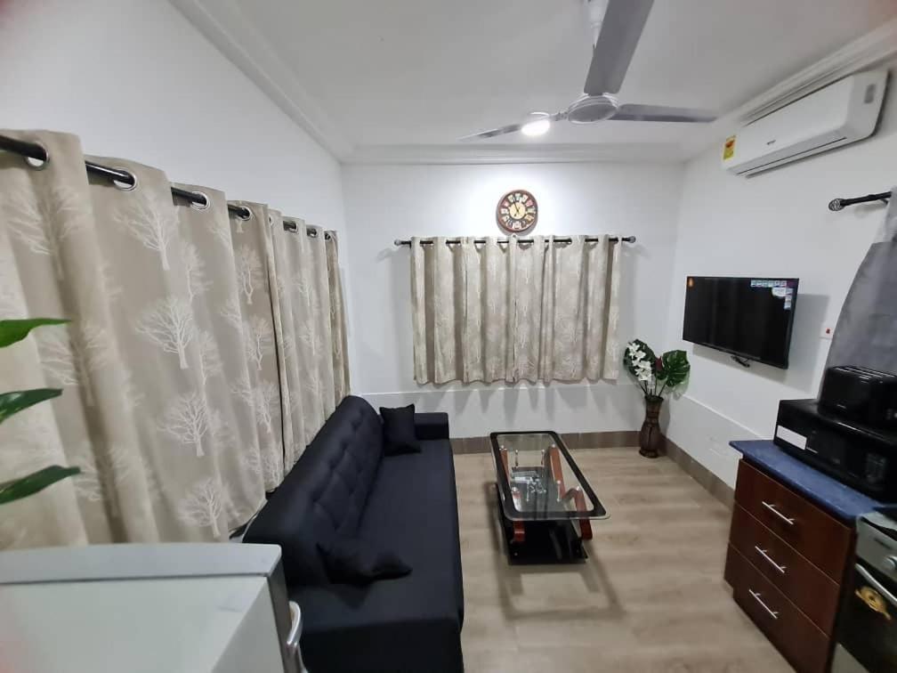 Nesta Barron -Home Away From Home North Legon Extérieur photo