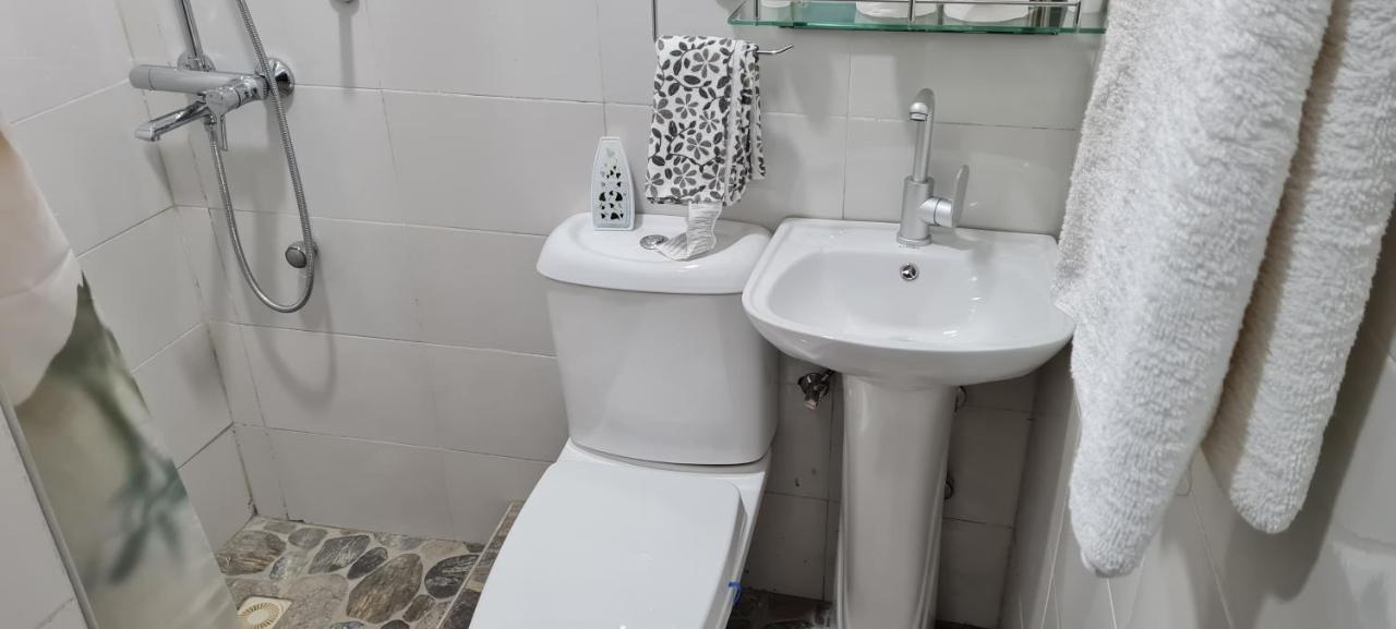 Nesta Barron -Home Away From Home North Legon Extérieur photo