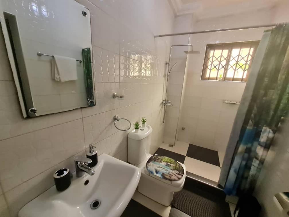 Nesta Barron -Home Away From Home North Legon Chambre photo