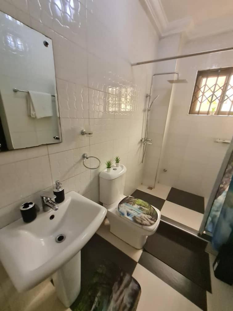 Nesta Barron -Home Away From Home North Legon Chambre photo