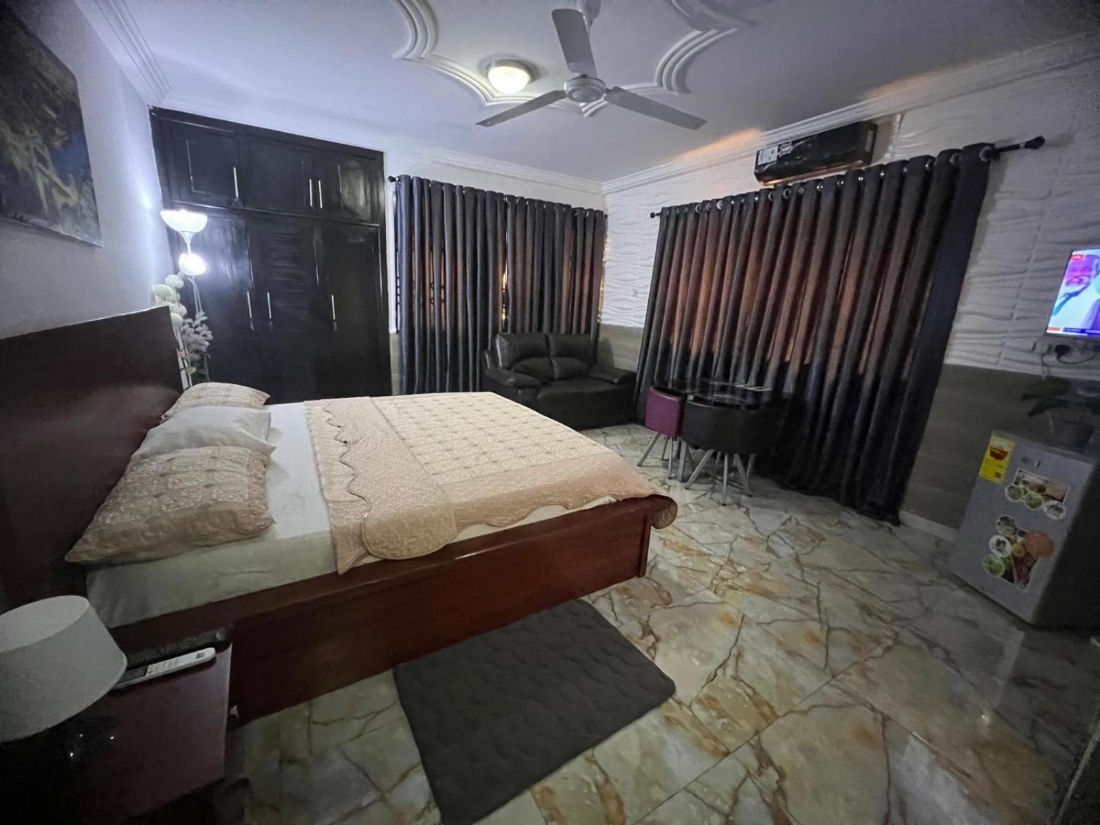 Nesta Barron -Home Away From Home North Legon Extérieur photo