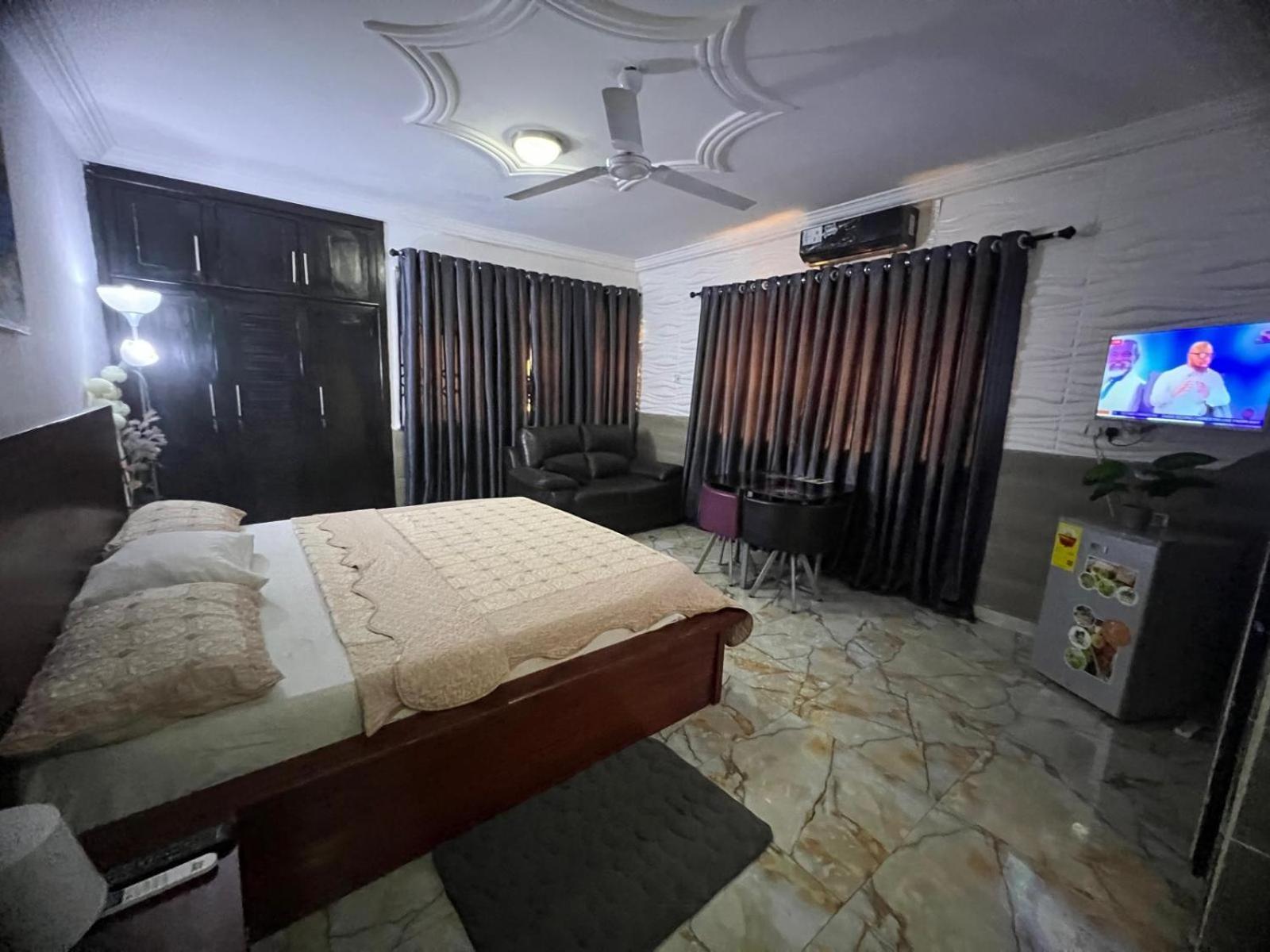 Nesta Barron -Home Away From Home North Legon Extérieur photo
