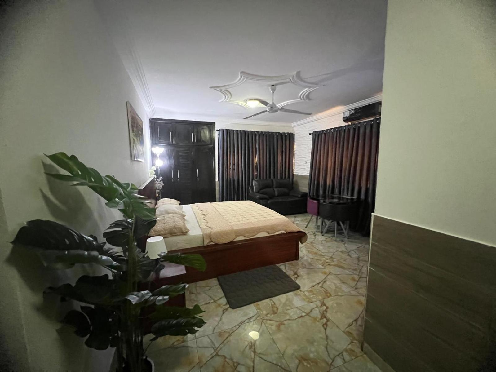 Nesta Barron -Home Away From Home North Legon Extérieur photo