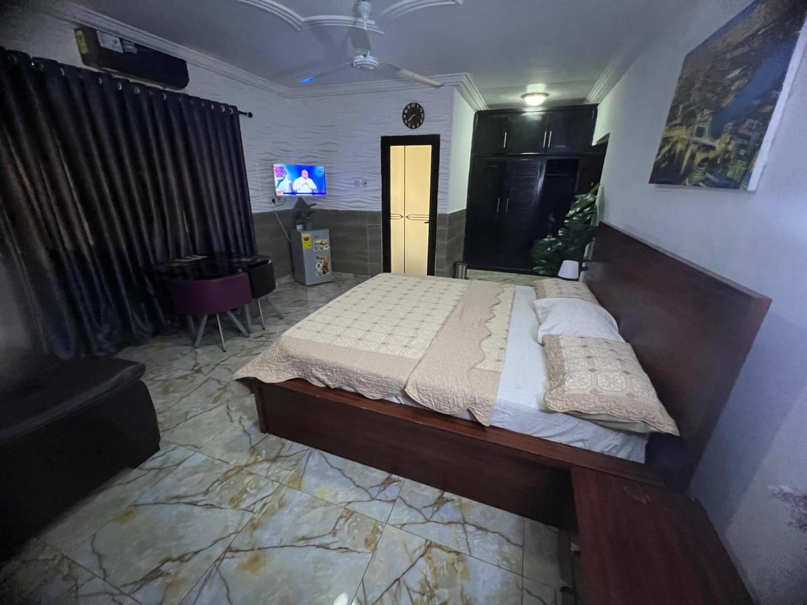 Nesta Barron -Home Away From Home North Legon Extérieur photo