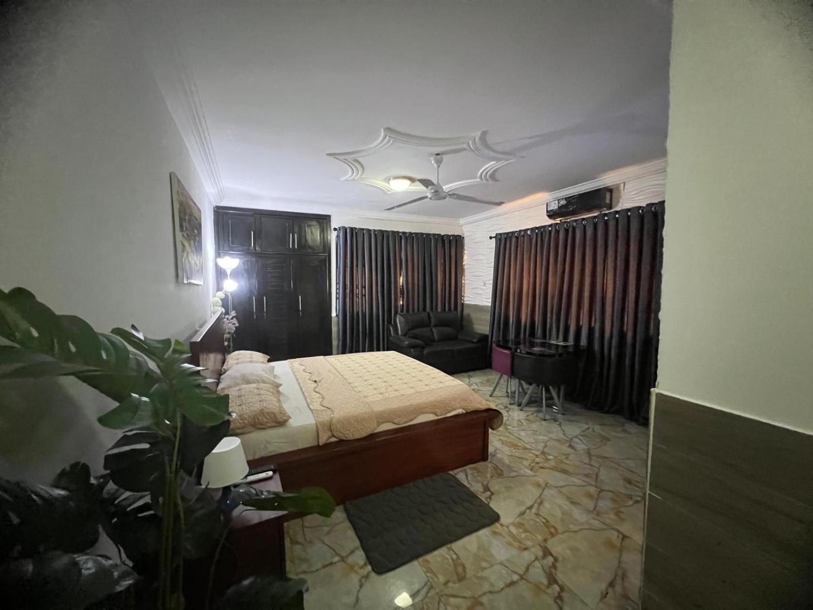 Nesta Barron -Home Away From Home North Legon Extérieur photo