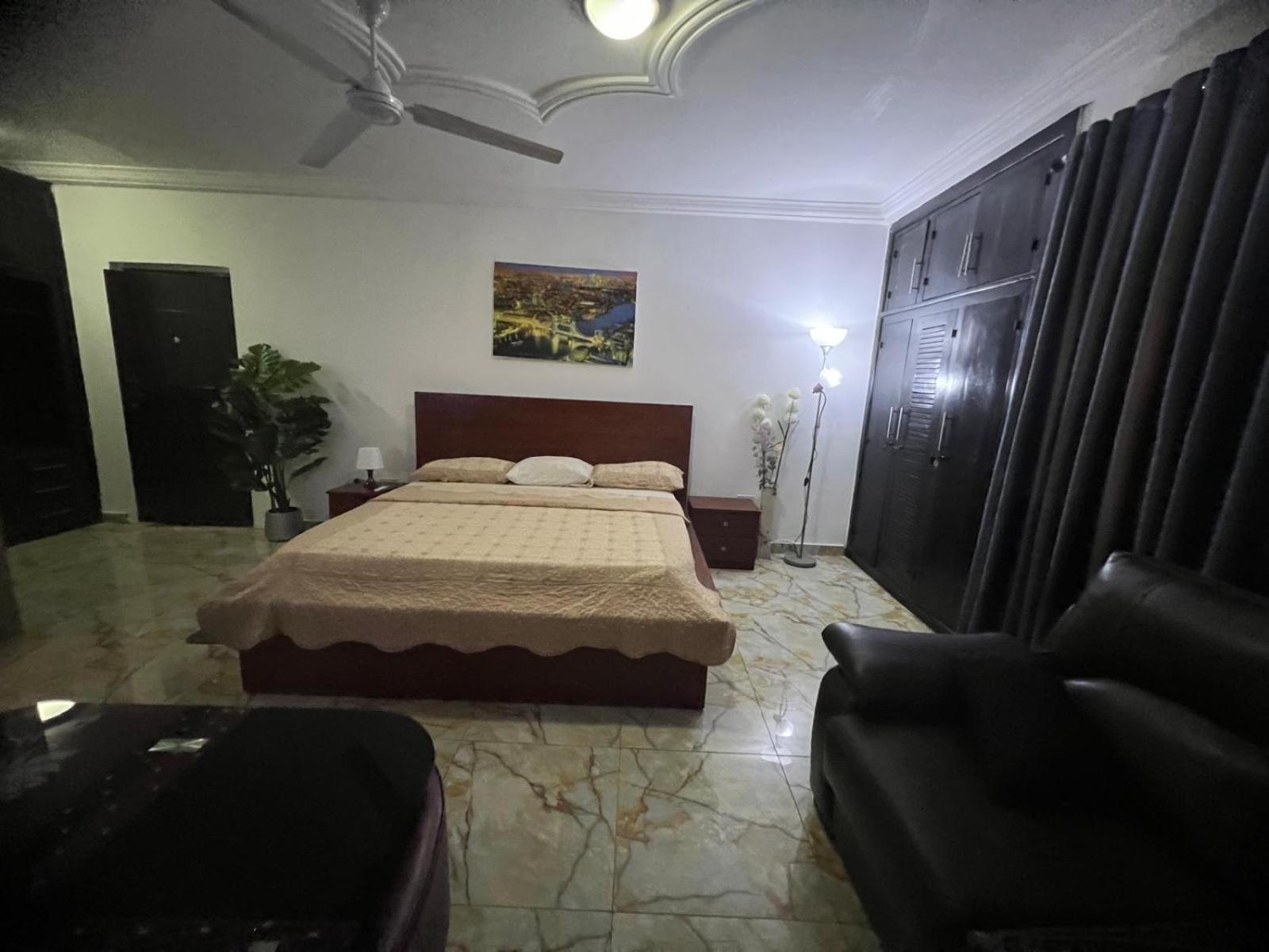 Nesta Barron -Home Away From Home North Legon Extérieur photo