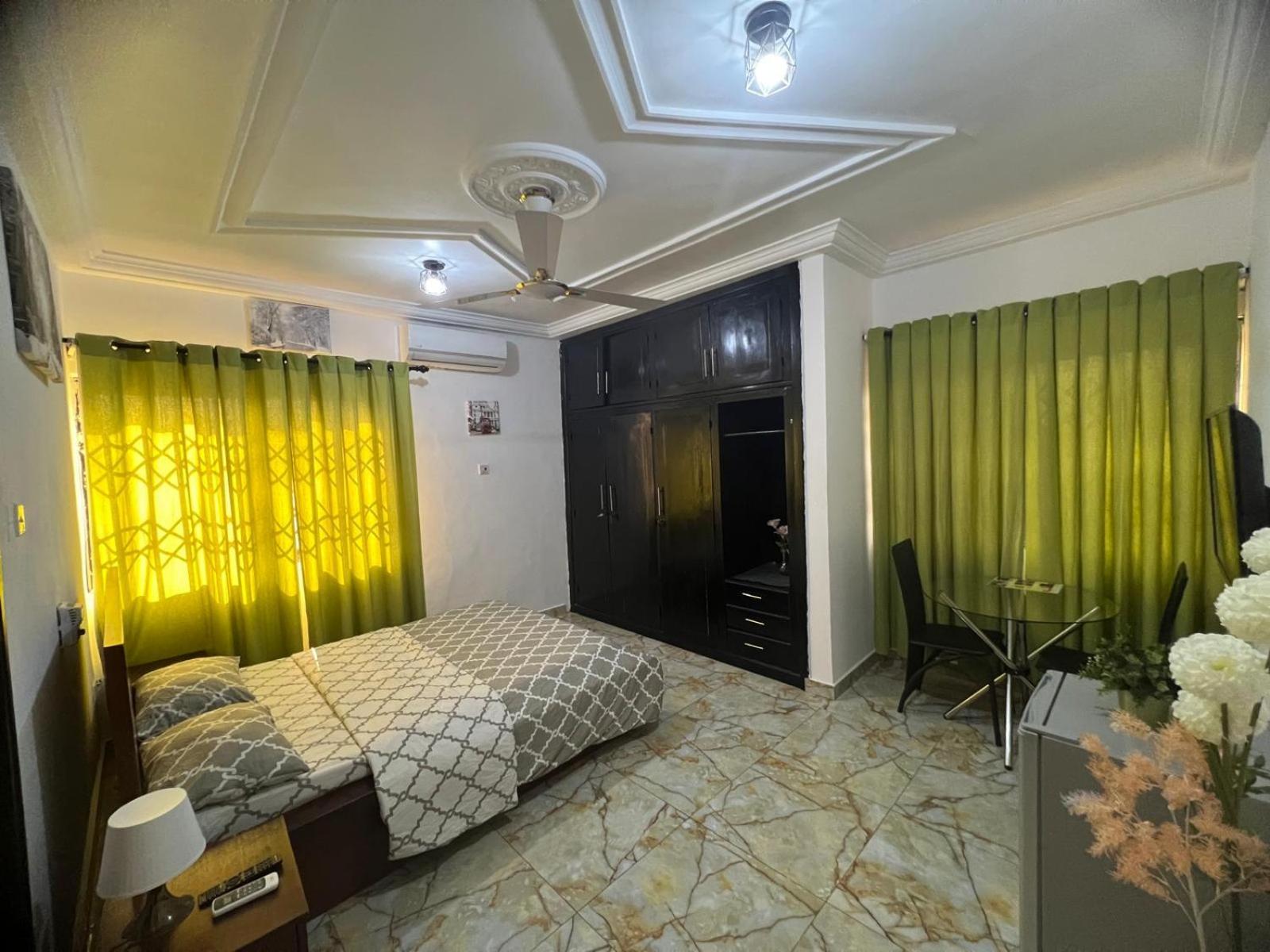 Nesta Barron -Home Away From Home North Legon Extérieur photo