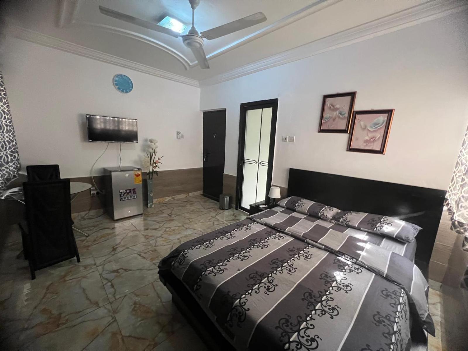 Nesta Barron -Home Away From Home North Legon Extérieur photo