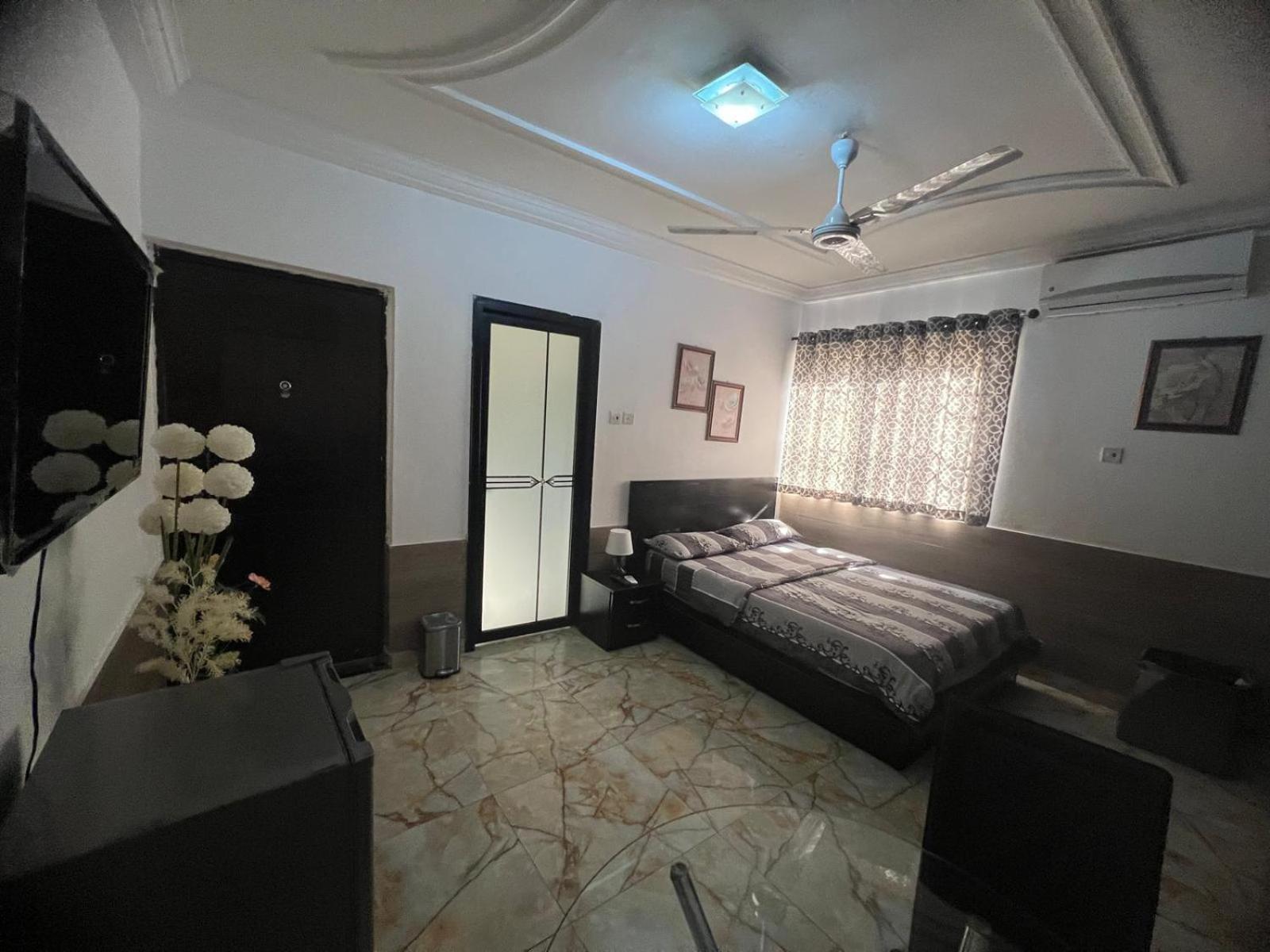 Nesta Barron -Home Away From Home North Legon Extérieur photo