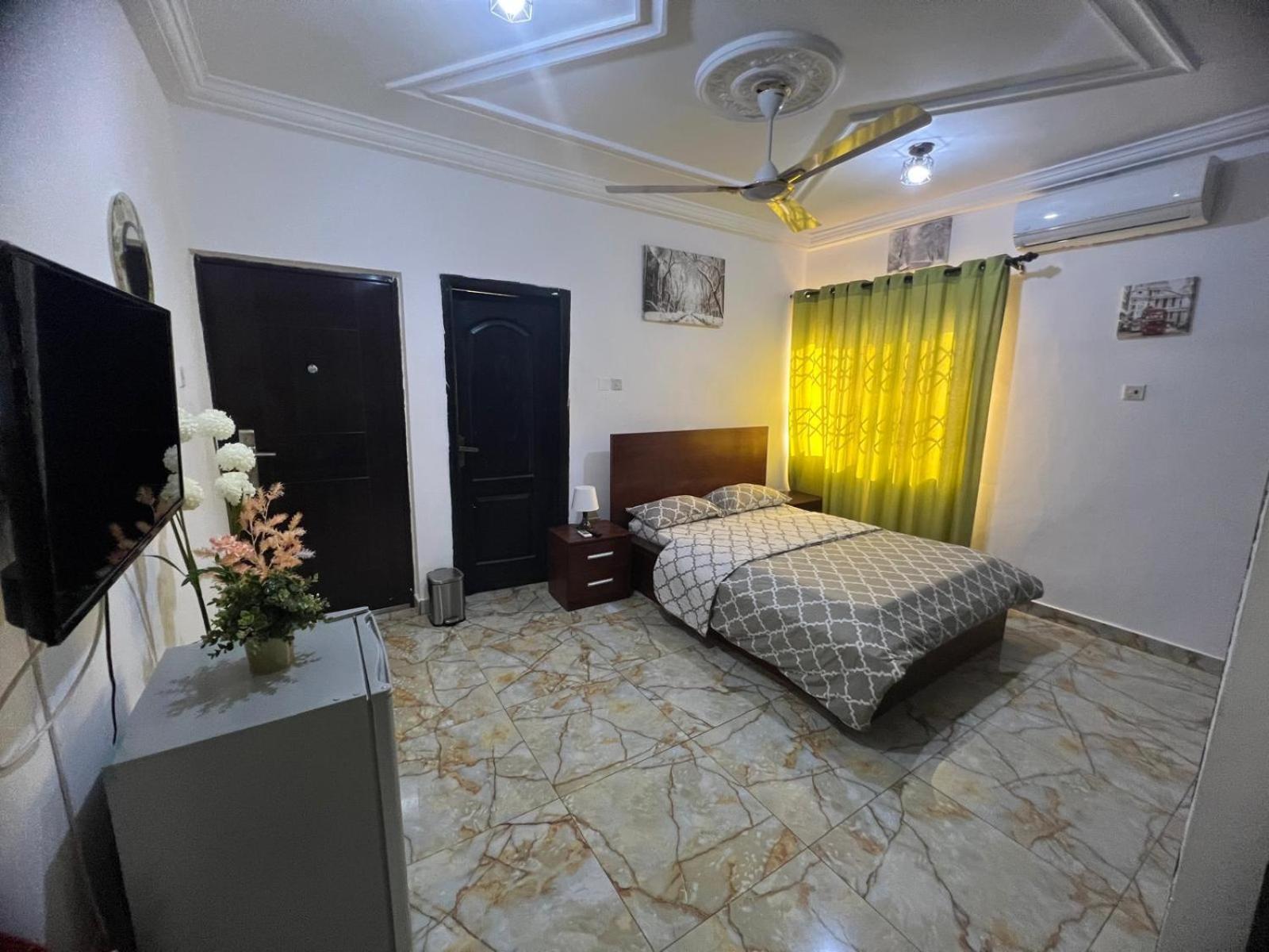 Nesta Barron -Home Away From Home North Legon Extérieur photo