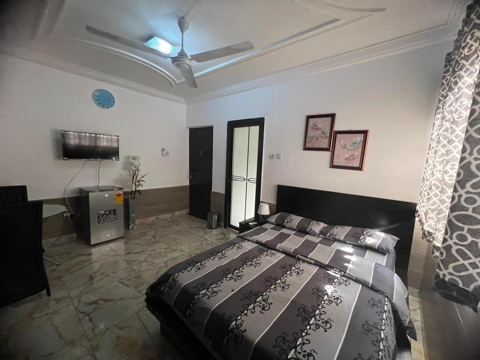 Nesta Barron -Home Away From Home North Legon Extérieur photo